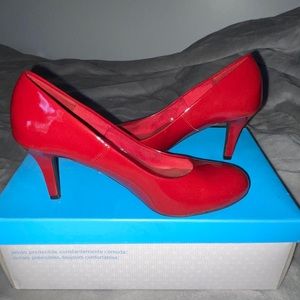 Comfort Plus By Predictions Karmen Classic Pump Red Heels - 5.5 Womens